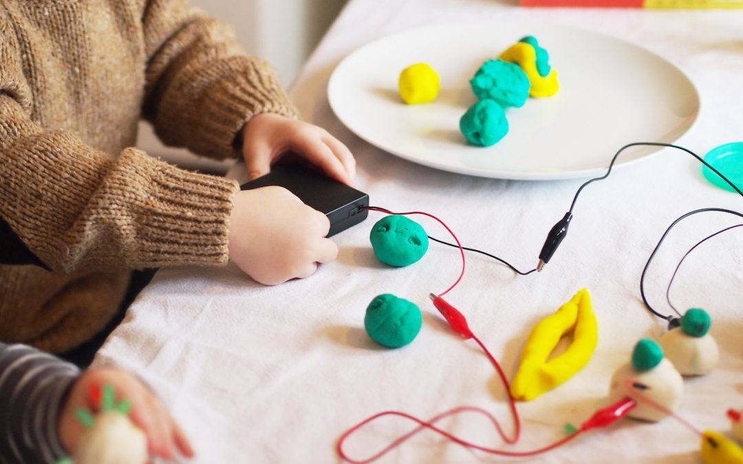 Elecro dough ! La pâte à sel électrisante ! 4-5 ans
